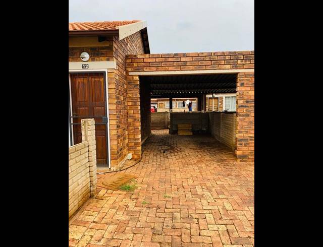 3 BEDROOM TOWNHOUSE FOR SALE IN THE ORCHARDS